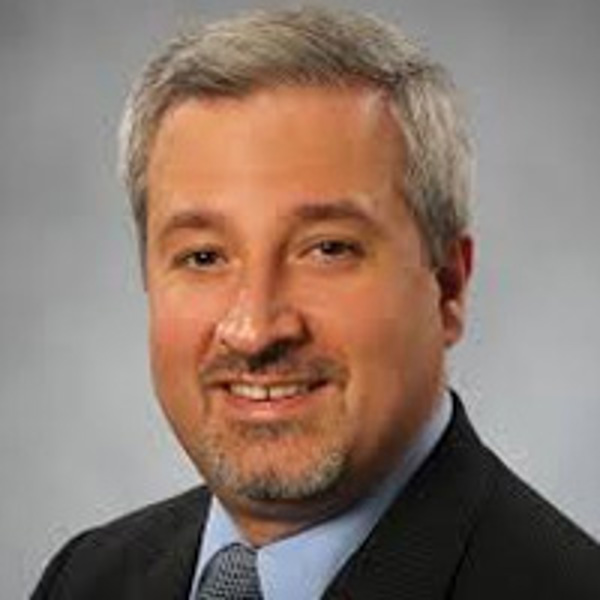 Mauricio Terrones 